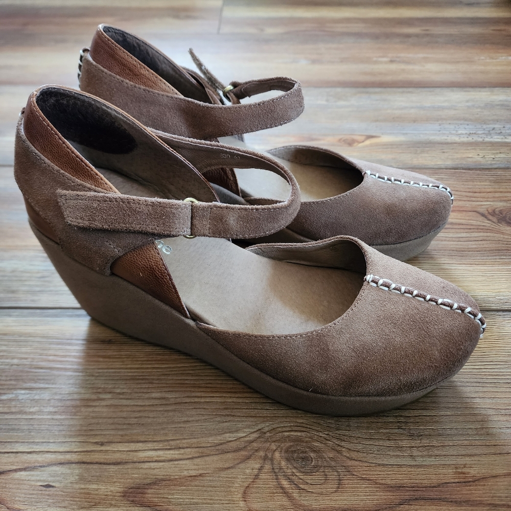 Gorgeous Handmade Mary Jane Leather/Suede platform by Antelope! Size 41/10